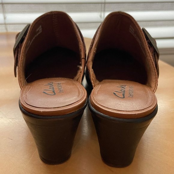 Clarks Bendables Sz 7.5 Brown Mules Mirabelle Holly Leather Studded Buckle Clogs - Picture 3 of 9